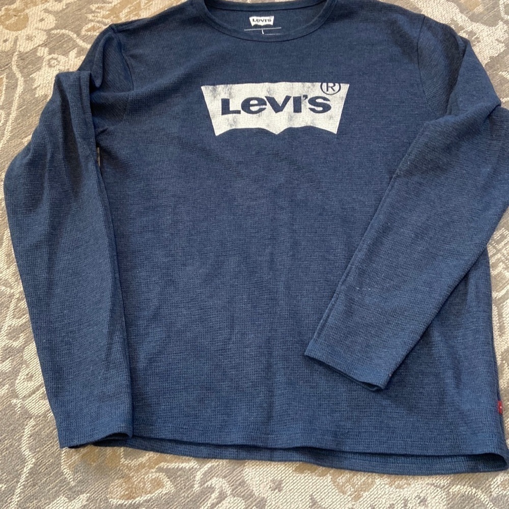 Levi’s blue men’s long sleeve T-shirt. Nwot